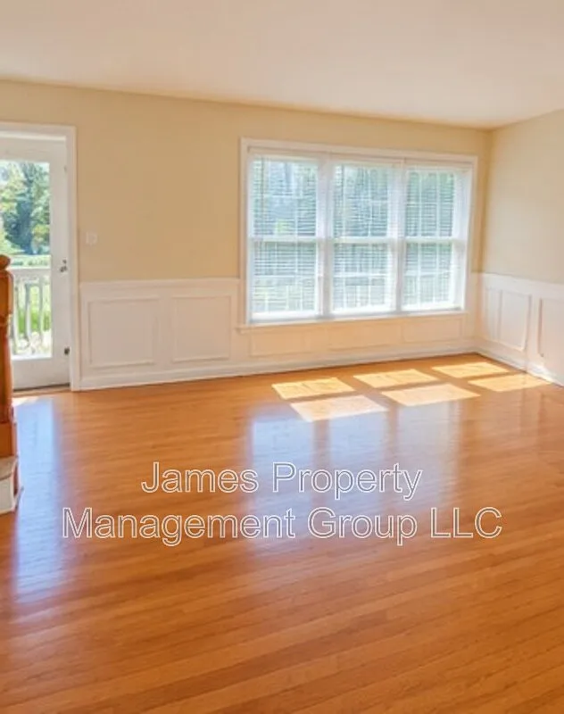 2 bed, 1.5 bath, 1080 sqft, $1,900 — Photo 3
