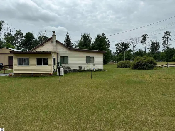 5333 Oaklane Dr, Prescott, MI 48756