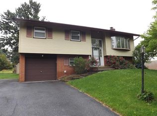 509 Bean Blossom Dr, Lancaster, PA 17603