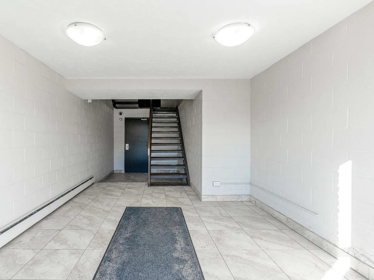 Bruce Manor Apartments — Photo 4