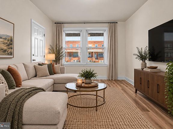 5th image of 308 Elrino St #1