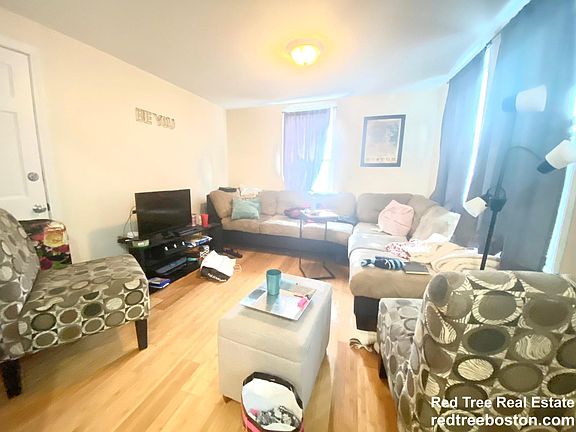 4th image of 103 Orleans St #3D