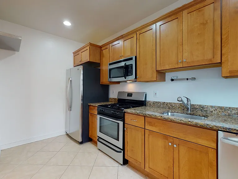 2824 12th St NE #203 — Photo 16