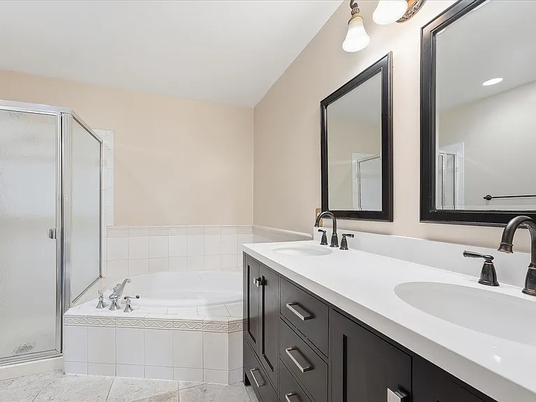334 Wilshire Dr — Photo 10