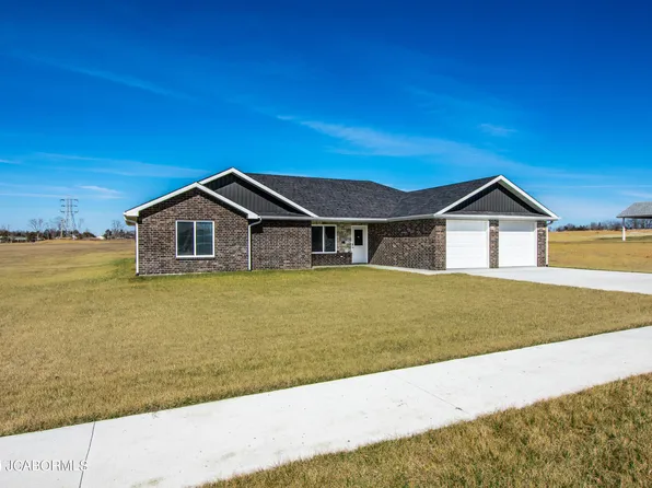 105 County Road 371, Holts Summit, MO 65043