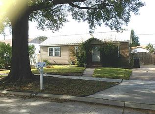 14 Gibbs Dr, Chalmette, LA 70043