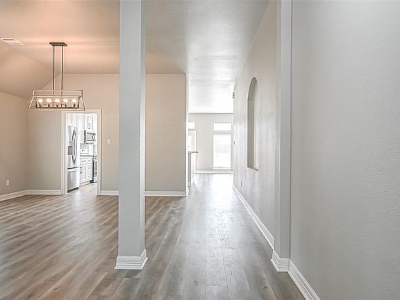 4th image of 6215 Suncrest Ct