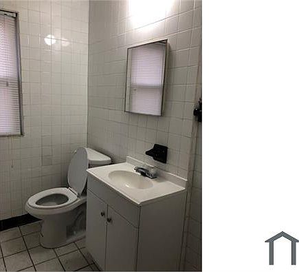 3rd image of 19141 Norwood St