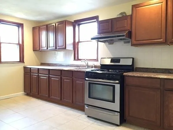 38 Illinois Ave #2 — Photo 3