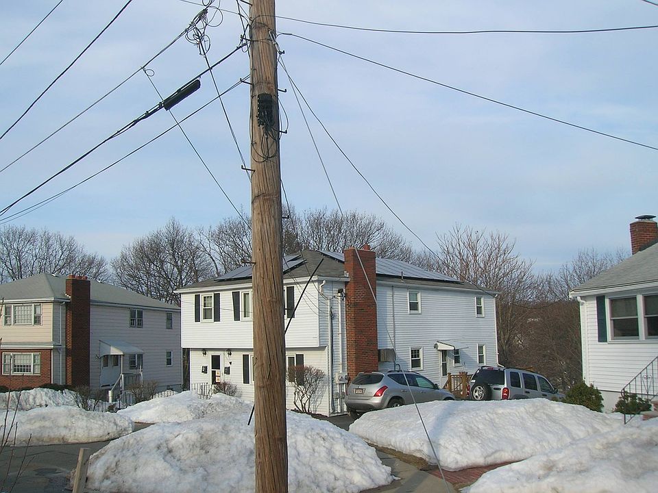 2nd image of 31 Lanark Rd