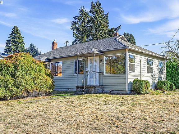3rd image of 7404 NE Hassalo St