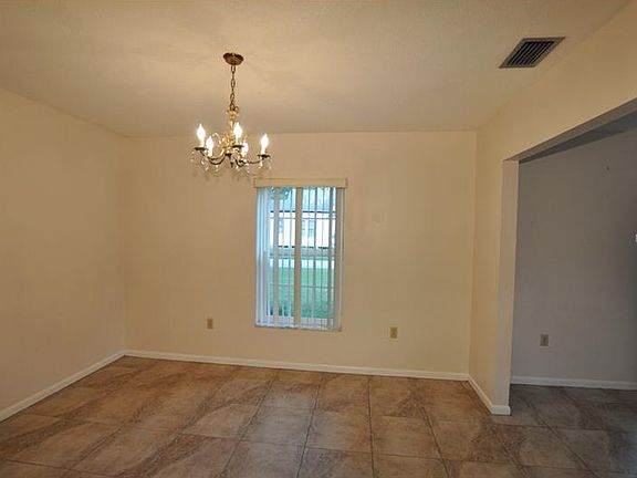 4th image of 602 Garden St
