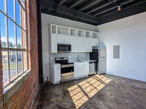 5th image of 3200 Gillham Rd APT 212