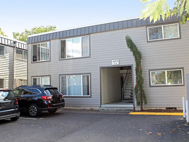 9222 N Lombard St — Photo 8