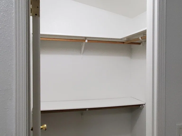 Master Bedroom Walk In Closet