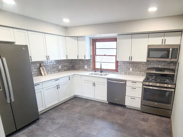 5003 Shore Acres Rd, Monona, WI 53716