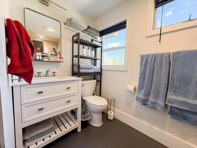 289 Walnut St #1 — Photo 6