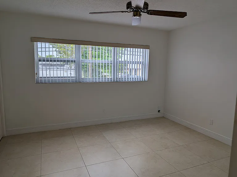 5203 NE 24th Ter #B211 — Photo 5