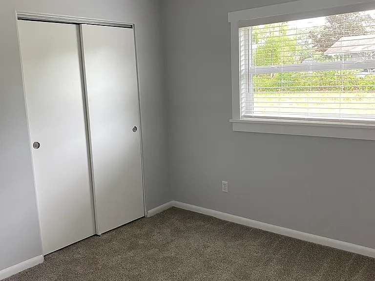 Bedroom 3 - carpet and ceiling fan