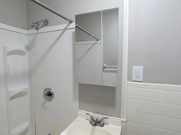 834 Congress Ave #1 — Photo 9