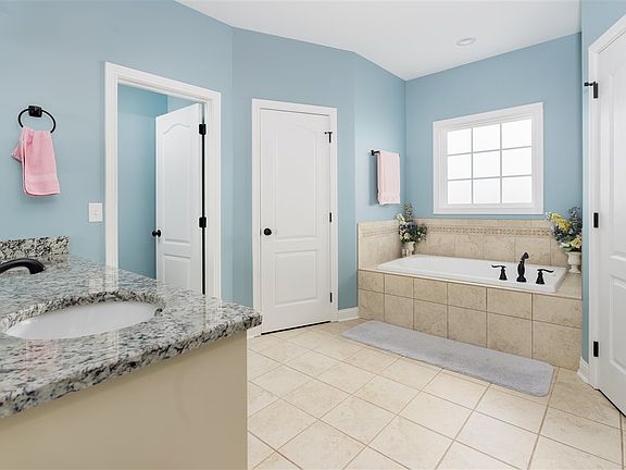 2nd image of 5392 Green Ash Dr