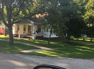 401 W 2nd St, Delavan, IL 61734