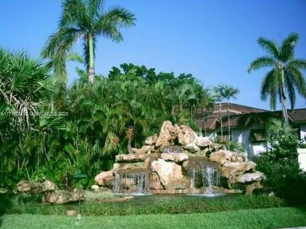 9394 SW 77th Ave APT F2, Miami, FL 33156