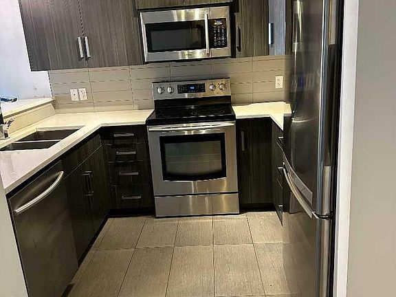 3rd image of 209-611 Edmonton Trl NE #209