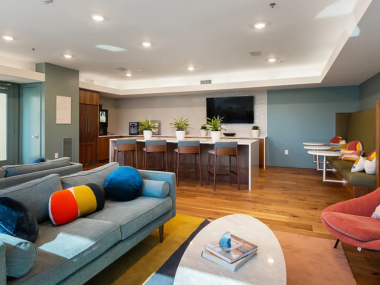 AMLI South Shore — Photo 15