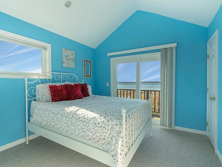 818 Dune Rd — Photo 7