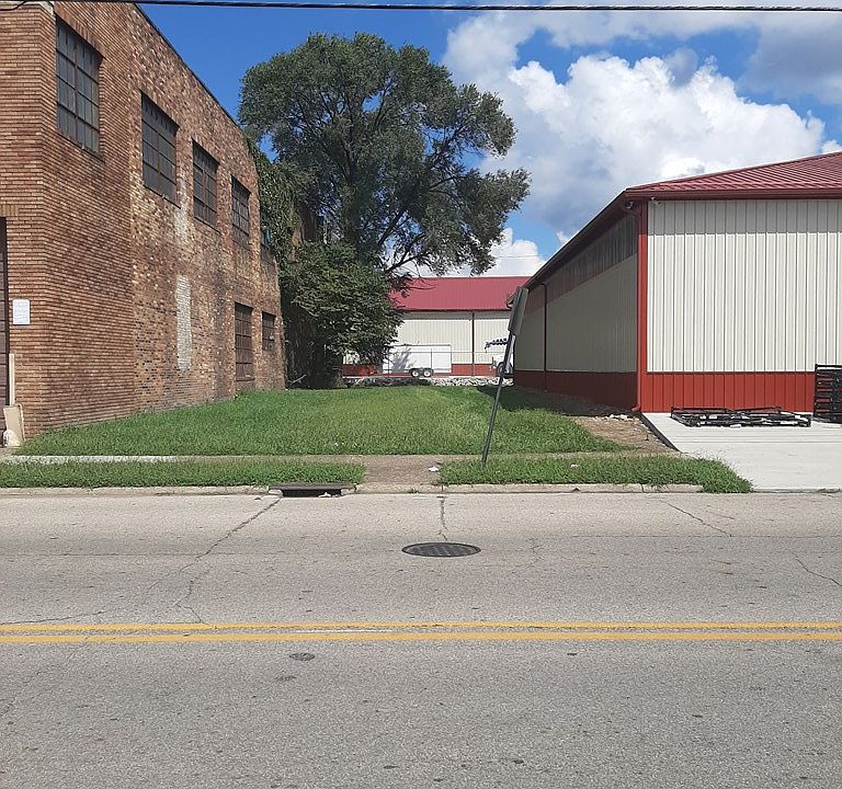 2nd image of 1403 9th St