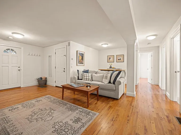 280 E St #1 — Photo 4