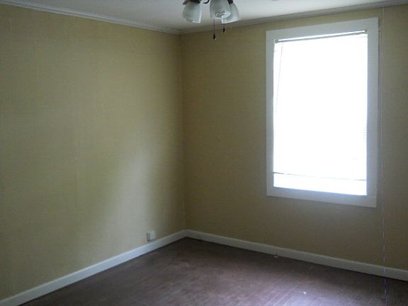5th image of 813 Douglas Ave Lot 19