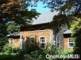 87 Lewis Rd, East Quogue, NY 11942