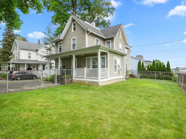 17 Pleasant Street, Danbury, CT 06810