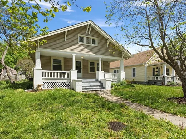 406 E Shawnee St, Paola, KS 66071