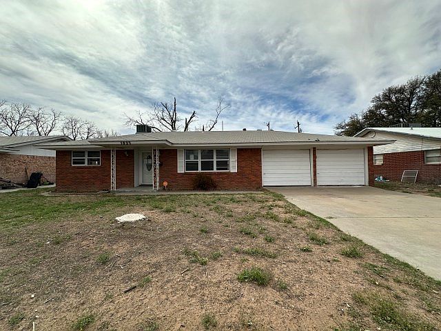 1st image of 1023 E San Antonio St