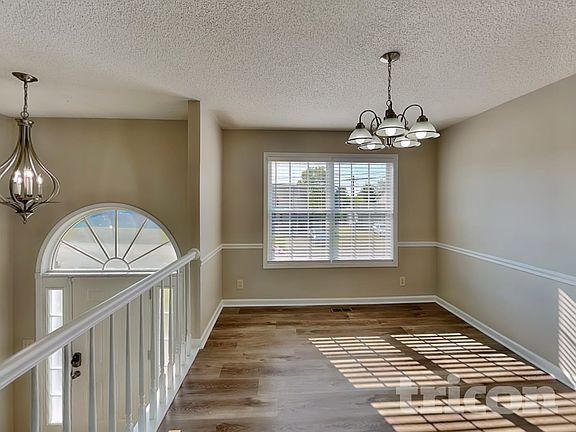 4th image of 3411 Bradfield Dr