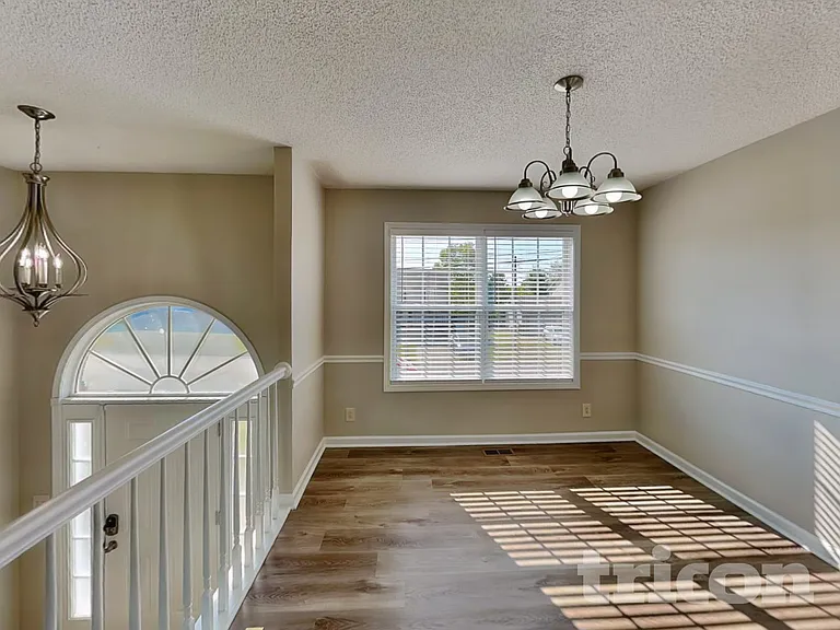 3411 Bradfield Dr — Photo 4