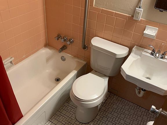 5th image of 1108 Bates St #0