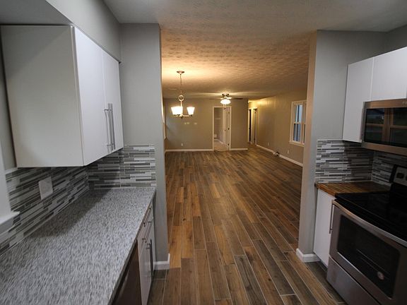 5th image of 318 Northcrest Dr
