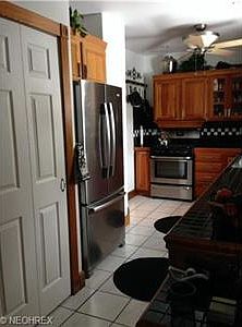 5th image of 244 Grant St