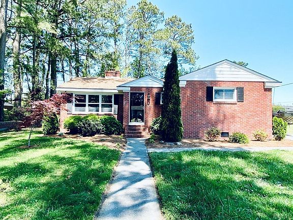 3rd image of 100 Rosewood Ave
