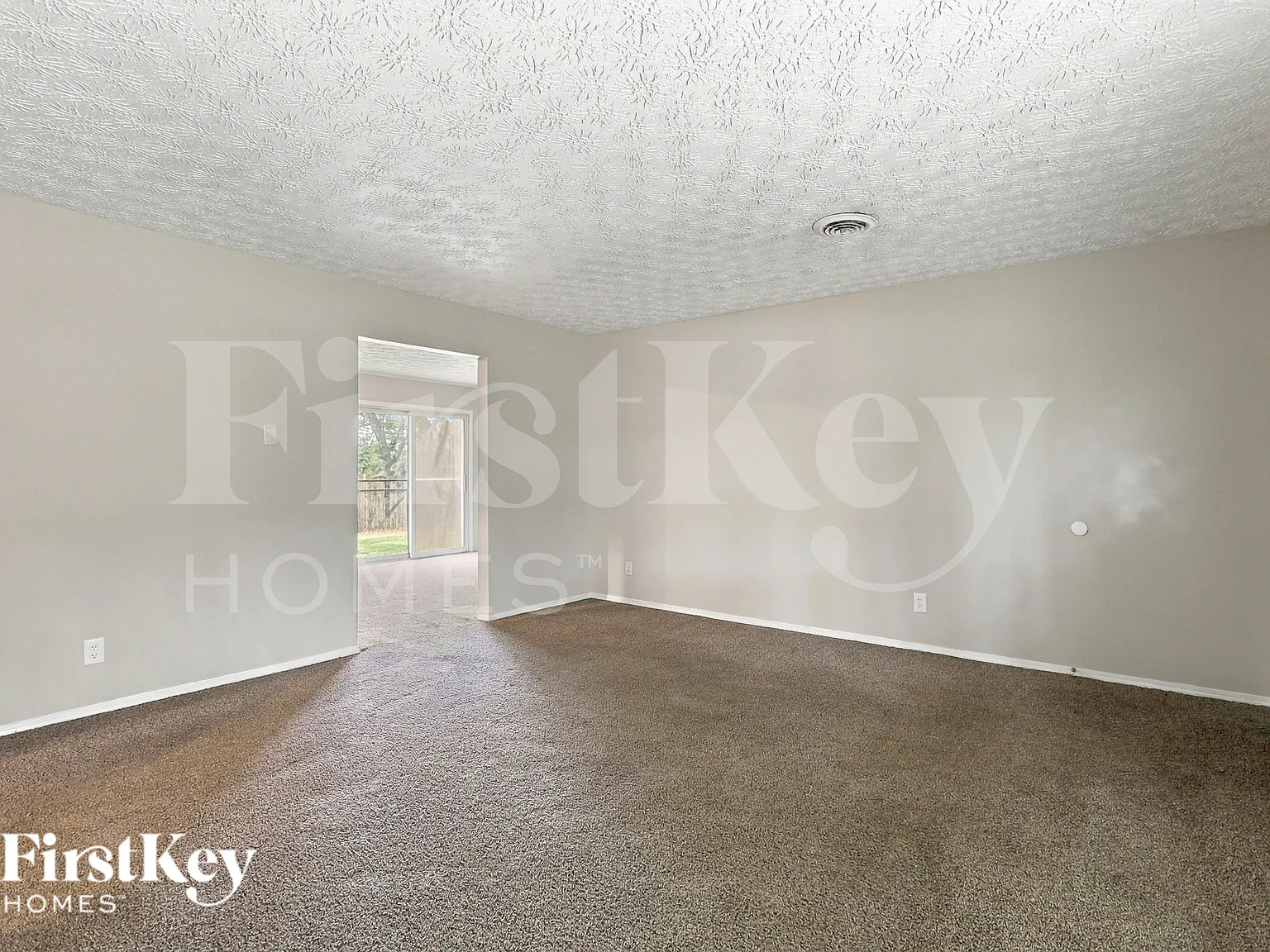 3 bed, 1.5 bath, 1344 sqft, $1,555 — Photo 3