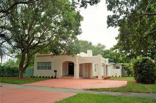 1st image of 632 La Villa Dr