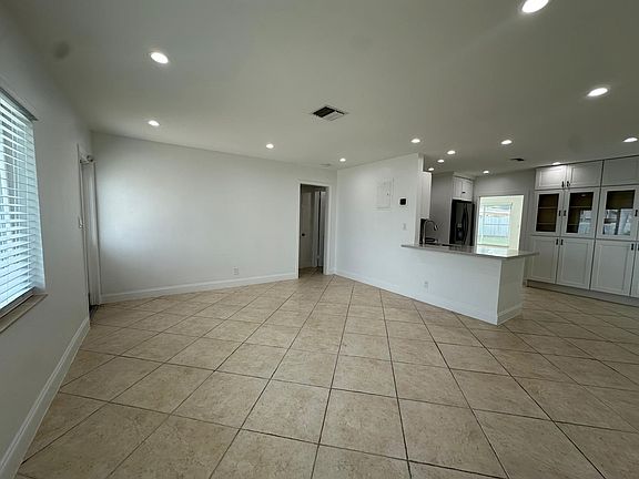 2nd image of 4233 Bougainvilla Dr #0