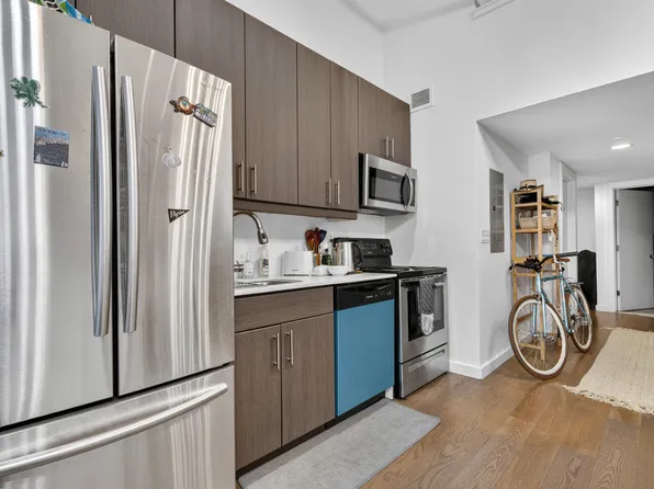 44 Berry St, Brooklyn, NY
