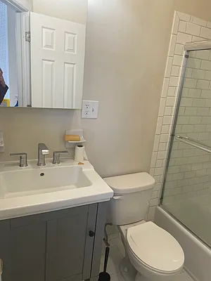 Rented by RXB REALTY GROUP | media 9