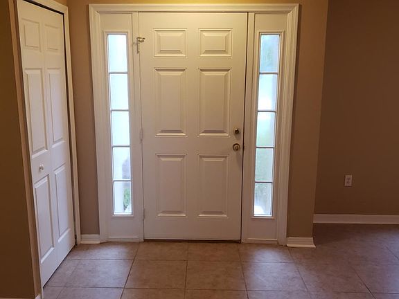 2nd image of 319 Parkview Dr