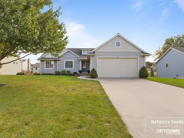 906 Fairwood Ct, Jenison, MI 49428